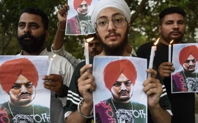 '경호원 없이' 이동한 인도 유명 래퍼…갱단 30발 총격에 사망