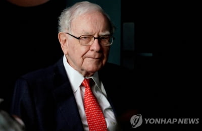 버핏 "주식시장 '도박장' 돼…투자대상 찾는 덴 도움"(종합)