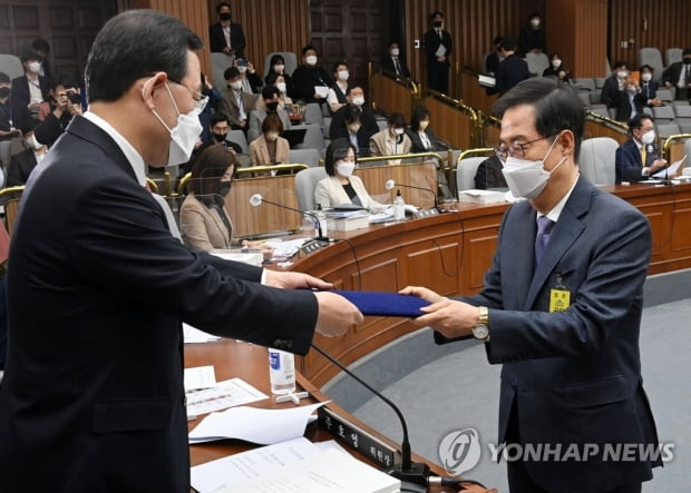 '지각 진행' 한덕수 청문회, 시작부터 라바 카지노 미제출 공방