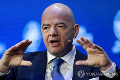 카타르WC '노동착취' 논란에 FIFA 회장 "오히려 보람 느낄 것"