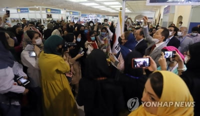 [월드＆포토] 이란서 열린 국제도서전 한국 부스 '인산인해'