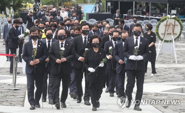 여권, 광주 이어 봉하 총출동 '통합행보'…"盧 정신 기리겠다"