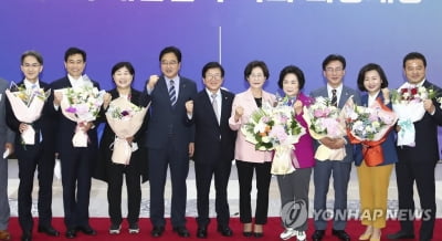 박의장 "통합과 미래 위한 정치의 길 열어가야"(종합)