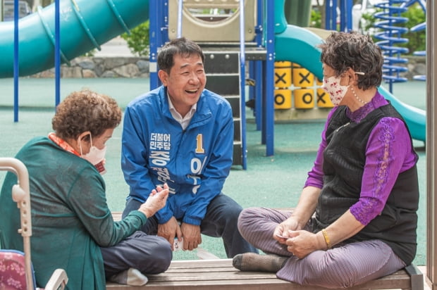 [격전지를 가다] 4파전 충북 증평군수…선두권 살얼음 승부