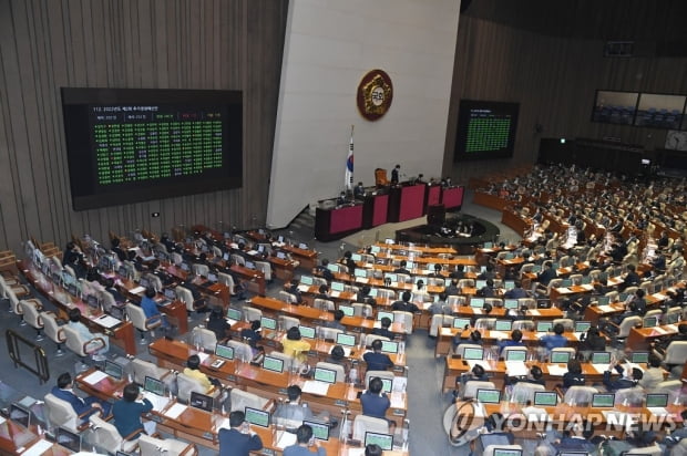 의장도, 상임위도 없는 진공상태…원구성 지방선거 이후로