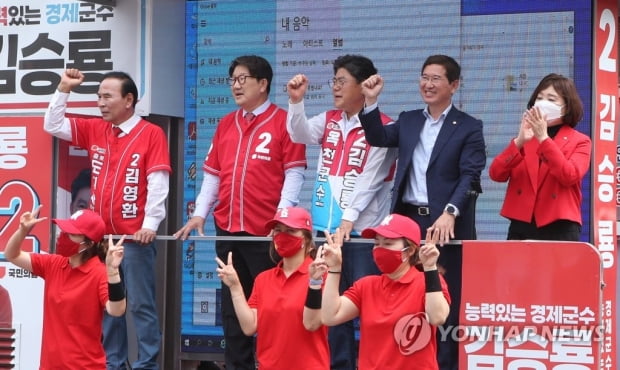 與, 경기남부서 '물량공세'…"당선되면 예산 우선적 배정"