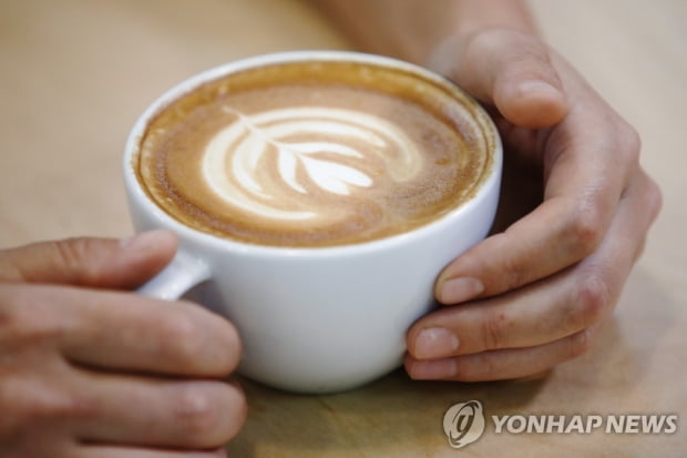 "하루 1.5∼3.5잔 커피, 설탕 넣더라도 조기사망위험 31％↓"