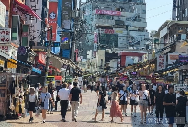 서울시 마포구 서교동 '홍대 메인 거리' 전경 / 사진=이송렬 기자