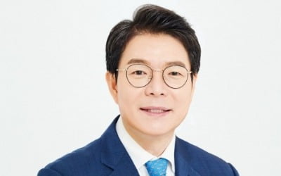 [단독] '오세훈 60%' 성동구서 당선된 민주당 구청장 "주민 문자 400개 일일이 답장"