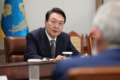 "尹 대통령 자택 테러할 것"…협박 글 올린 10대 붙잡혔다
