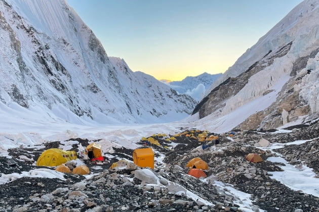 네팔의 에베레스트 산 캠프 2 (8848.86m)에 있는 산악인들의 텐트. /사진=연합뉴스 