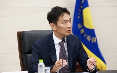 이복현 "금융시장 변동성 확대 속 리스크 철저히 점검"