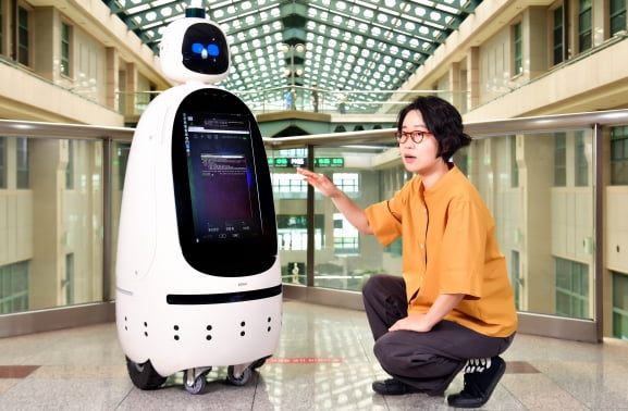 [강홍민 기자의 직업의 세계] "사람과 교감하는 로봇 만들죠" 로봇디자이너 유혜란