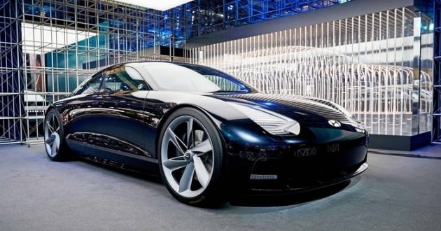 현대자동차 전기 콘셉트카 '프로페시. ​​​​​​​현대차는 전용 전기차 브랜드 아이오닉의 차기 모델인 '아이오닉6' 맛보기(티저) 사진을 21일 최초 공개했다.