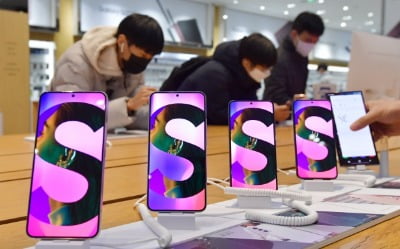 "사람들이 전자제품 안 산다"…삼성·LG, 쌓이는 재고에 '속앓이'