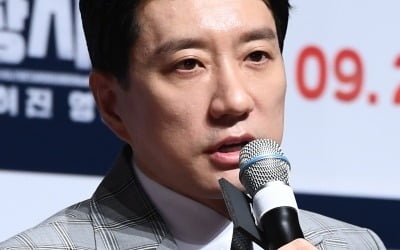 배우 김명민 소속사 씨제스 떠난다 "전속계약 만료" 