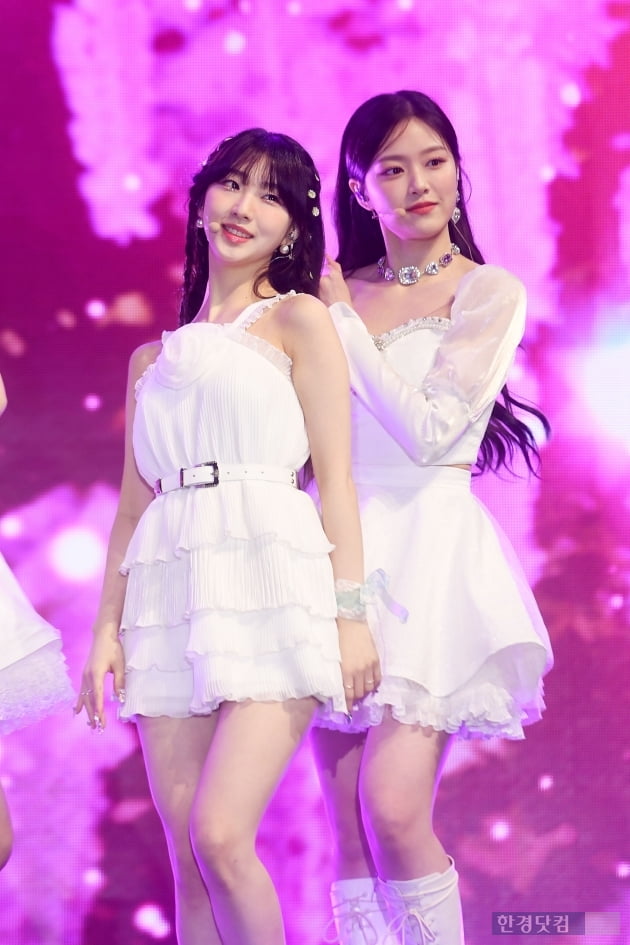 [포토] 이달의 소녀 여진, '무대 위 요정'