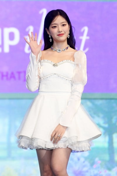 [포토] 이달의 소녀 현진, '공주가 여기 있네~'