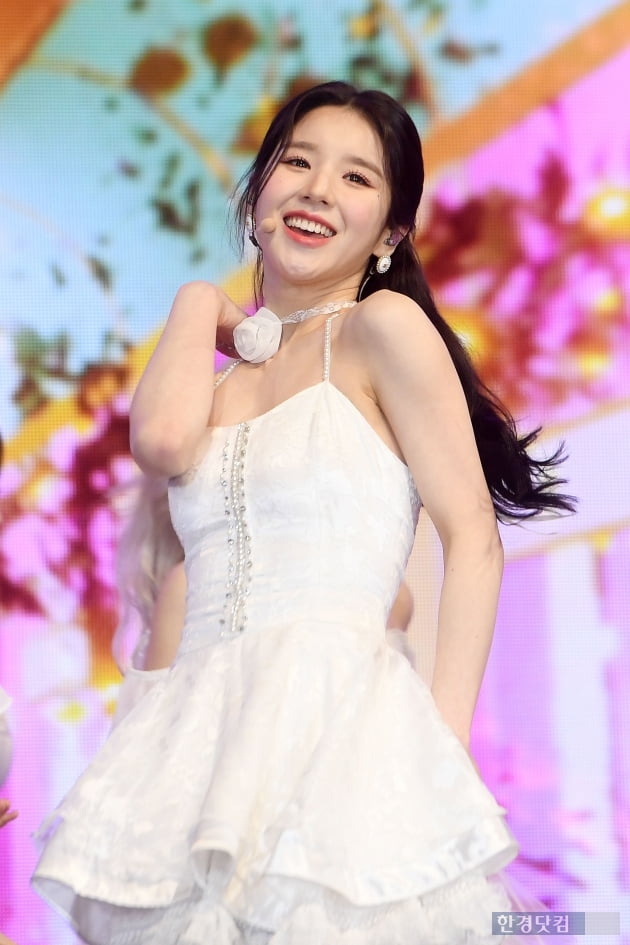 [포토] 이달의 소녀 희진, '무대 위 행복한 미소'