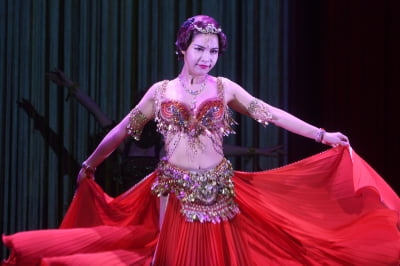 [포토] 솔라, '이국적인 춤을추는 예술가'