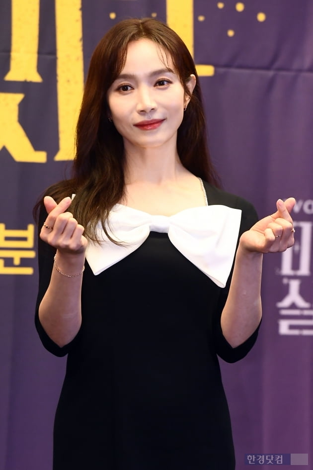 [포토] 이민영, '사랑스럽게 하트 발사~'