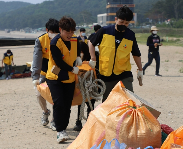 CJ제일제당, 세계  환경의 날 맞아 인천 앞바다 정화활동 실시