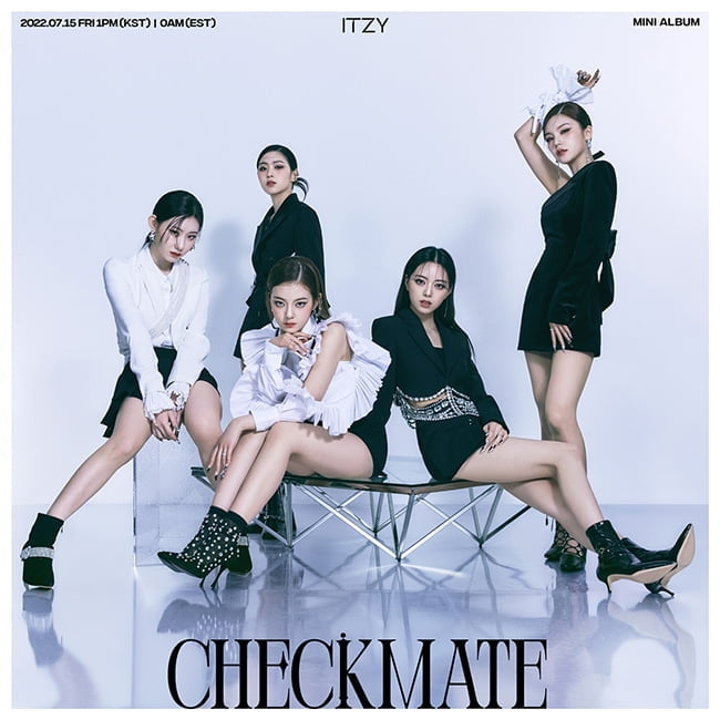 ITZY, 새 앨범 ‘CHECKMATE’ 콘셉트 포토 첫 공개…고혹적 비주얼로 컴백