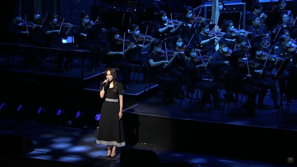 - 'Island of Starlight Lighthouse' performed with lyrics written by director Geum Kang-seon