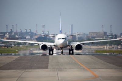 영국, 주말 동안 항공기 200편 결항…수만명 발 묶여