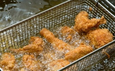 치킨값 2만원 시대…올해 외식품목 중 몸값 가장 많이 뛰었다