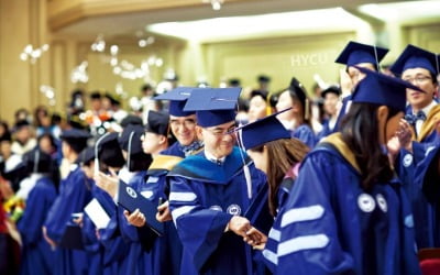 한양사이버대학교, 40개 학과 1만8200여명 재학…학생·전임교원수 국내 1위