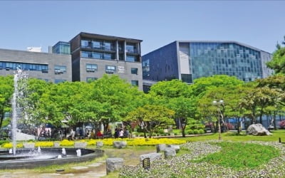 숭실사이버대학교, 23개 학과 모든 과목 자유롭게 수강…모바일캠퍼스 구축해 강의수준 높여