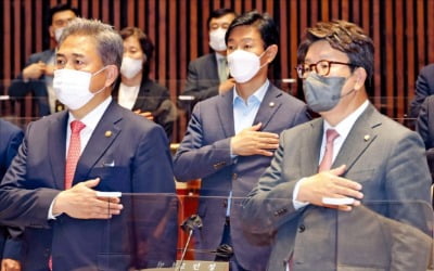 국회 문닫고…'생색내기' 특위·TF 몰두하는 의원들