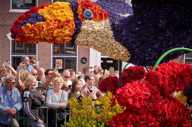 네덜란드 리세에서 매년 열리는 꽃 축제 모습. 사진=연합뉴스·EPA