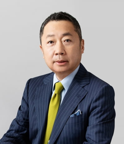 [100대 CEO-박정원 두산그룹 회장] “변화 속에서 기회 찾는다”…한 발 앞선 수소 비즈니스