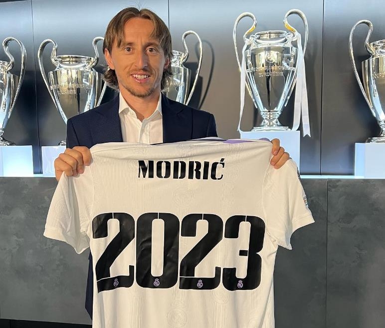 Modric to spend one more year with Real Madrid