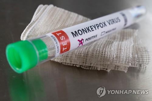 미군 원숭이두창 첫 감염…美, 백신 50만 도스 추가주문(종합)