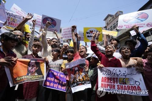 무슬림 시위에 뿔난 인도 지방정부,'주모자' 집 철거…야권 반발