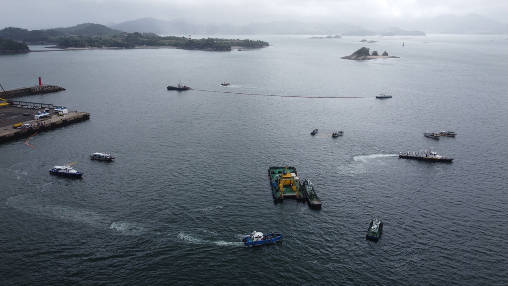 "해상오염 막아라" 사천해경, 민관 합동 해상방제훈련 펼쳐