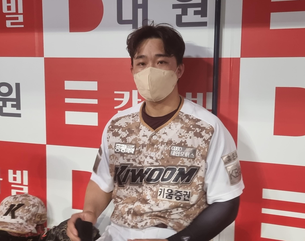 '결승 2타점 2루타' 키움 전병우 "직구 노리고 쳐 좋은 결과"