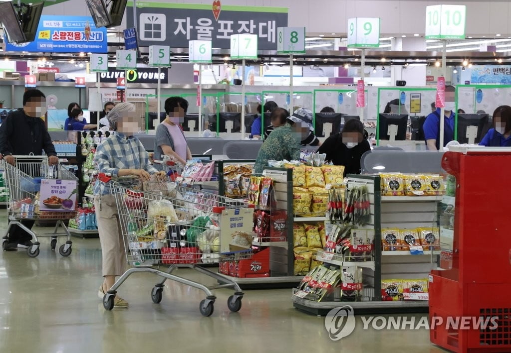 4인가구 식비 월100만원 넘어…먹거리 물가 '급등'