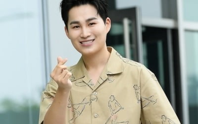 [TEN차트] 김희재, '캠핑을 함께 가고 싶은 남자 트로트 스타' 1위