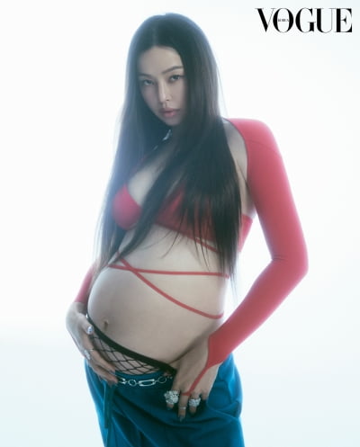 [TEN피플] '딸 출산' 이하늬, 노출 불사한 만삭화보→친구 같은 엄마 꿈꾸는 호랑이띠맘