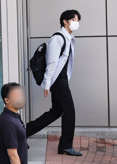 [TEN 포토] 방탄소년단 정국 '돋보이는 완벽비율'