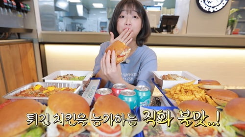 “정말 다 맛있다”...쯔양, 치킨에 진심인 매장서 먹방 공개