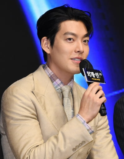 [TEN 포토] 김우빈 '6년만에 영화 찍었어요'