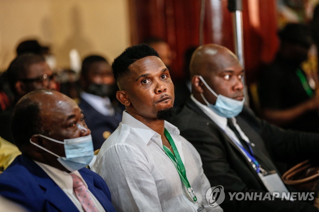 카메룬 축구영웅 에토오, 탈세로 집행유예 '불명예'