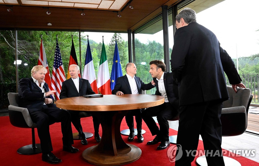G7 정상회의 폐막…"러시아산 원유 가격상한제 추진 합의"
