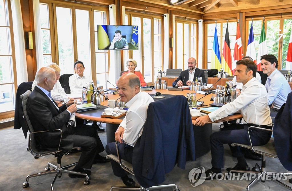 G7 젤렌스키와 정상회의…러 방산업계 등 추가제재