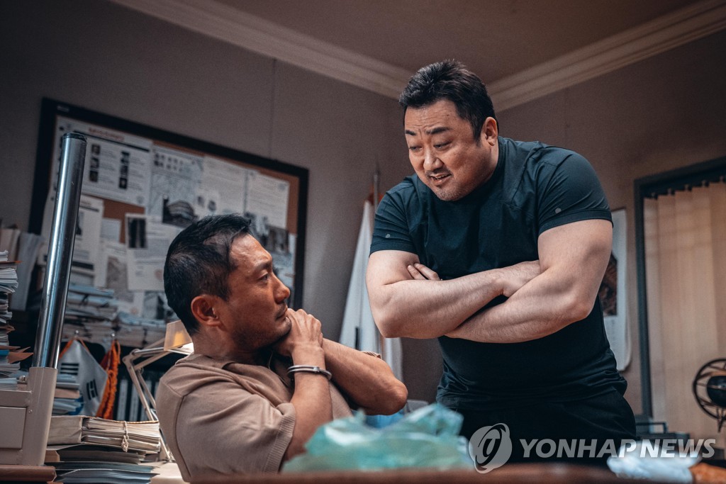 [주말극장가] '마녀' vs '범죄도시' 한국영화 속편 대결